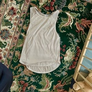 Lululemon dove grey workout top